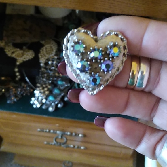 Brooch ✨ - Picture 3 of 4